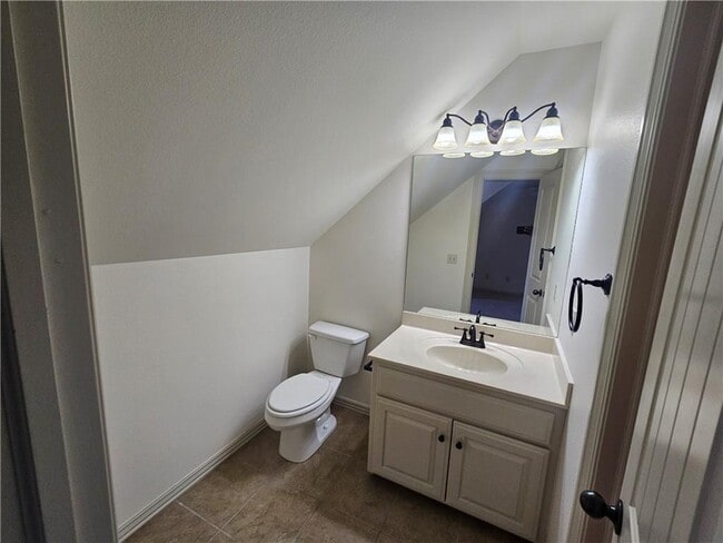 Building Photo - 2311 S Mont Blanc Ave