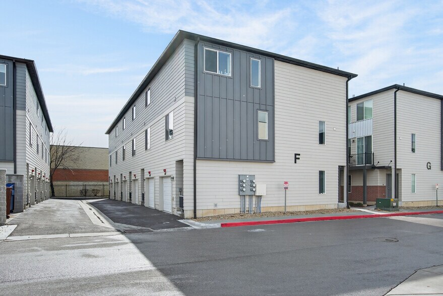 Building Photo - 1146 S Redwood Rd