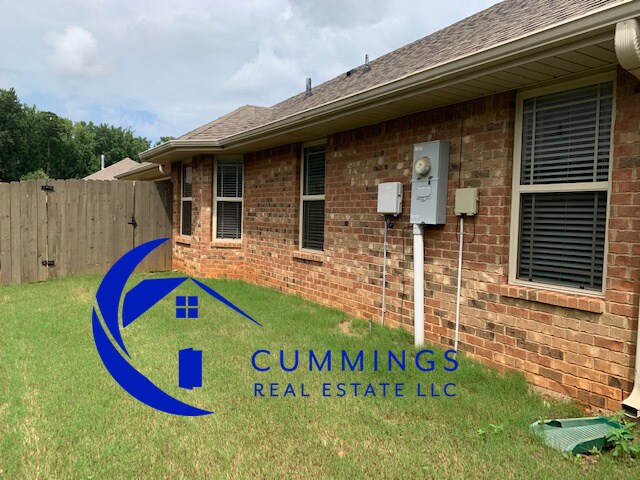 Building Photo - Beautiful Brick Home in Madison