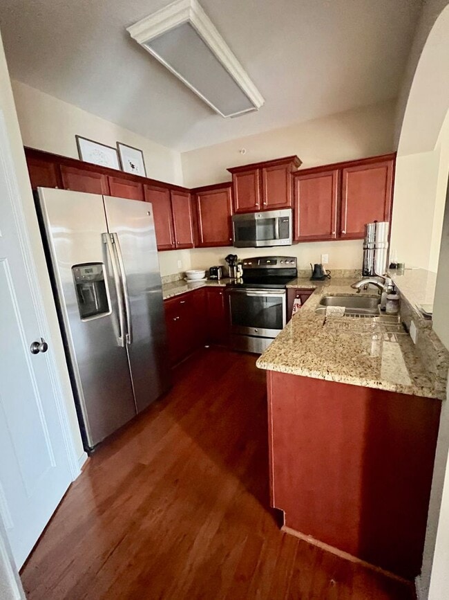 Building Photo - 3BD/2.5BA End Unit Condo in Harbor Walk! B...