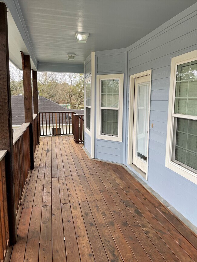 Building Photo - 1018 S Booth Ln