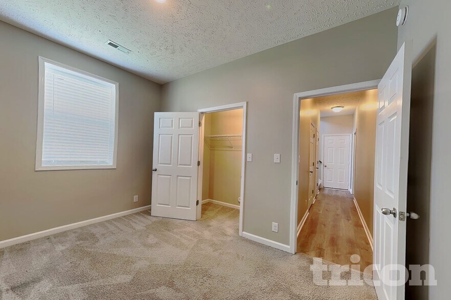 Building Photo - 1612 Broad Cir