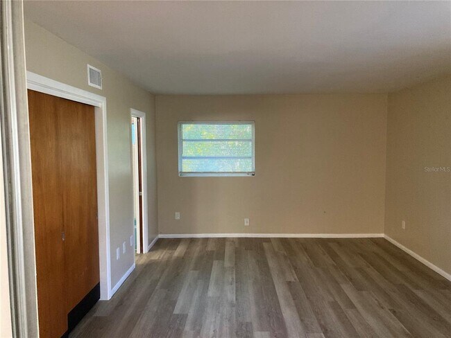 Building Photo - 1194 Porter Dr