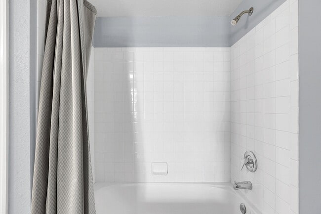 Building Photo - 204 E South St