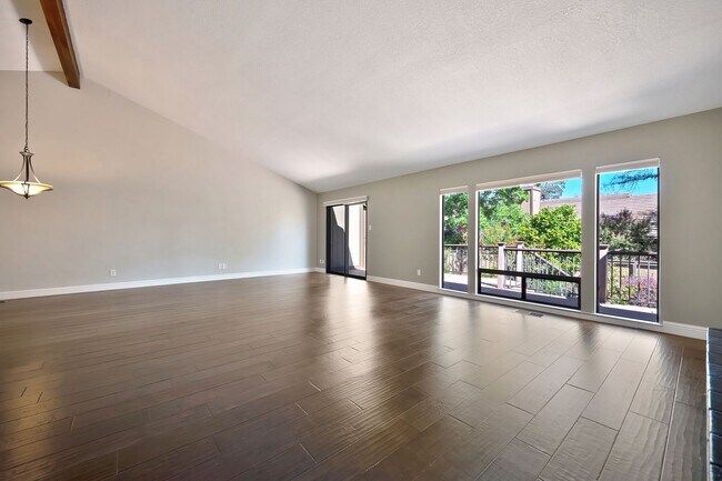 Building Photo - South Auburn Gem! Stylish 2BR Townhome in Quiet, Neighborhood