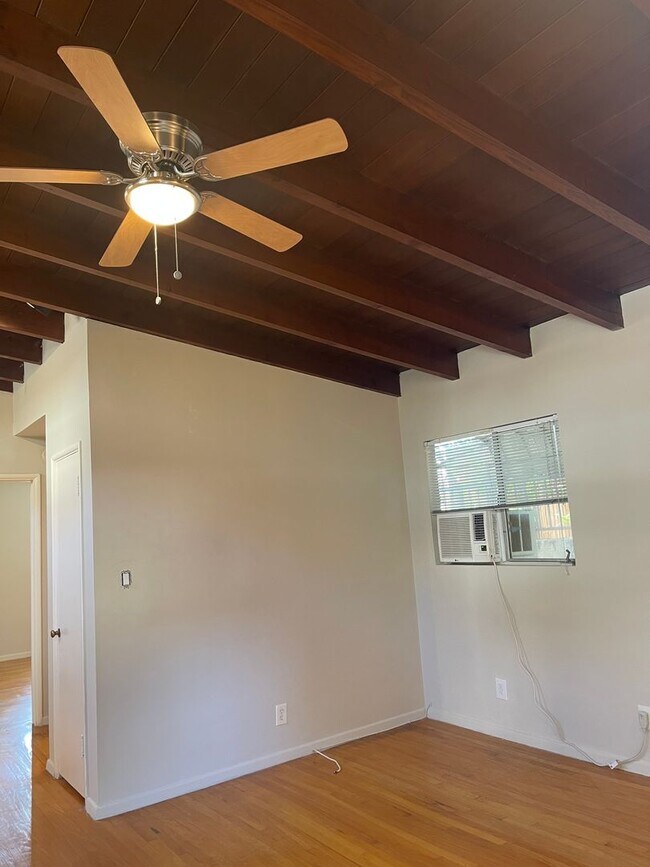 Building Photo - 4448-4450 Avocado St