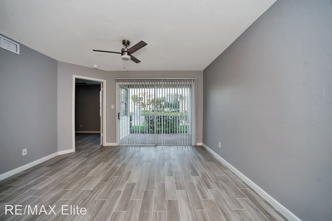 Building Photo - 1801 Island Club Dr