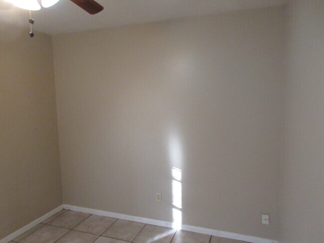 Building Photo - 11514 Meadow Ln