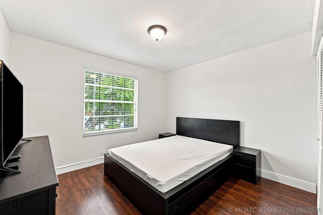 Building Photo - 1115 SW 180th Terrace