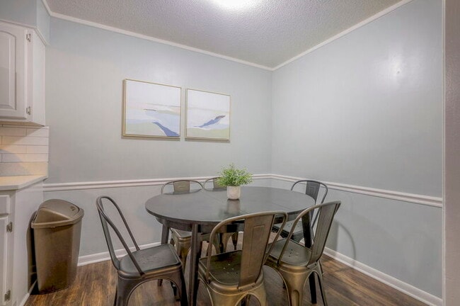 Building Photo - 8327 Lowell Ave