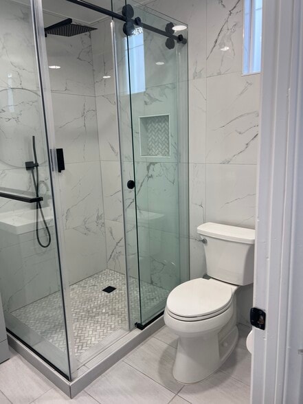 Luxury Bathroom - 4862 N Mangrove Ave