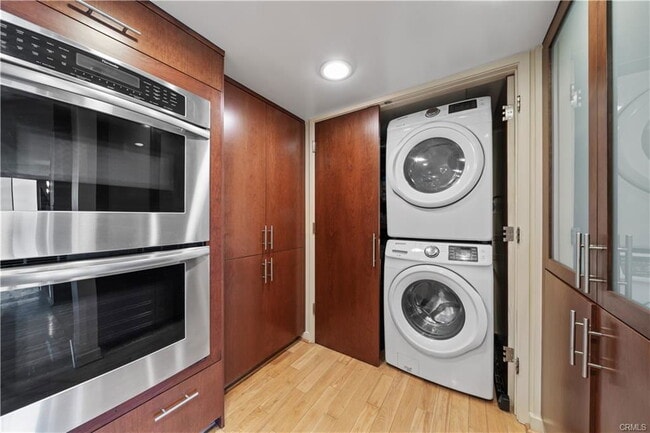 Building Photo - 10660 Wilshire Blvd