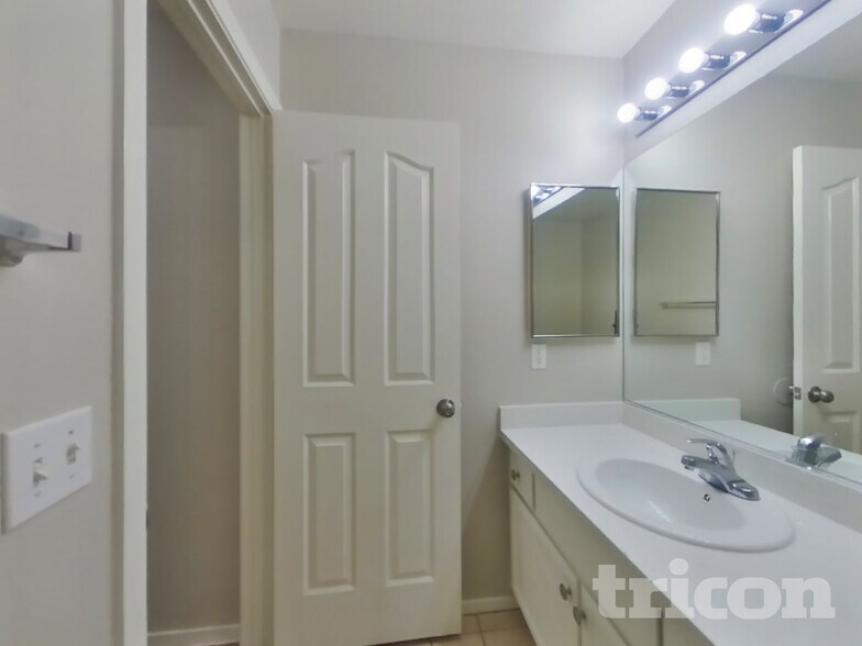 Building Photo - 3816 Crema Ct