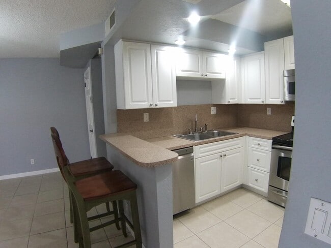 Building Photo - 8116 Severn Dr
