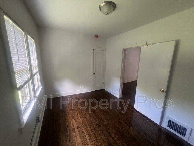 Building Photo - 3138 N 11th St