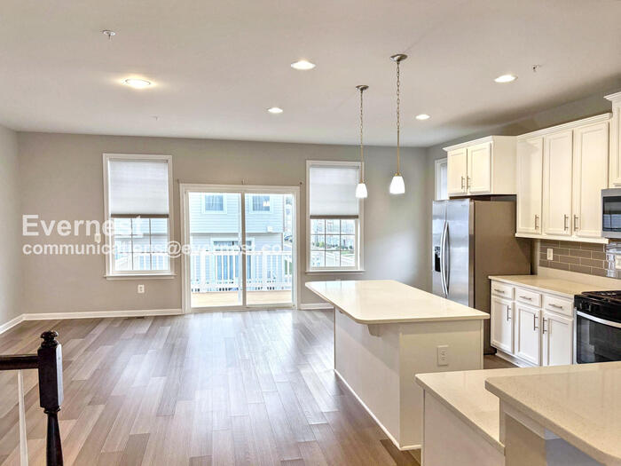 Building Photo - 9001 Elderwood Pl