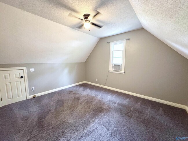 Building Photo - 192 Rosecliff Dr