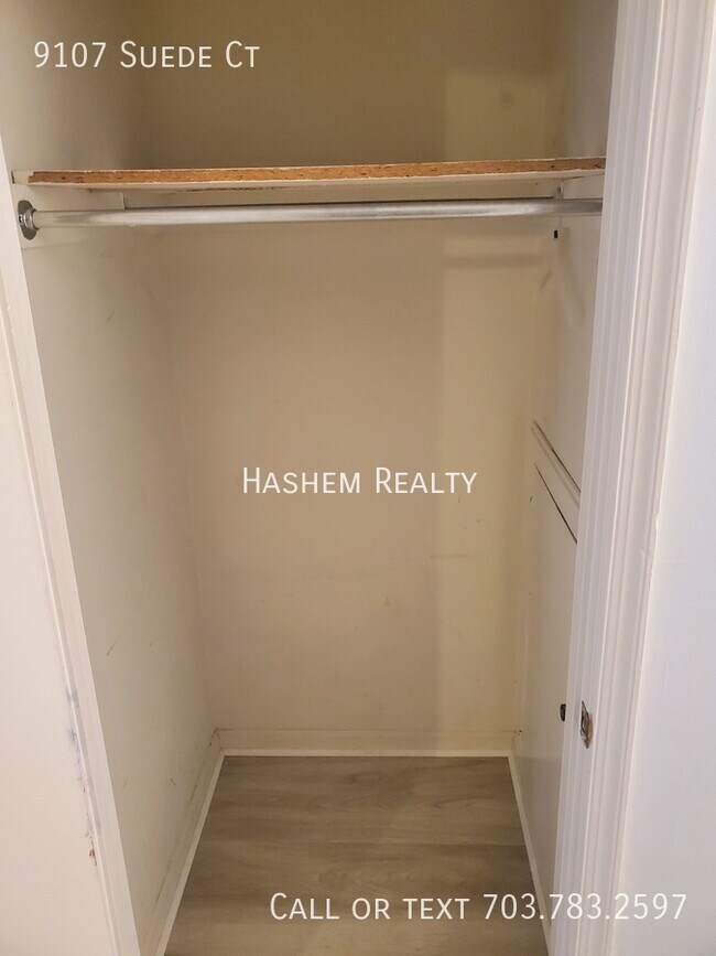 Building Photo - Spacious 1 Bedroom Basement Rental with Pr...