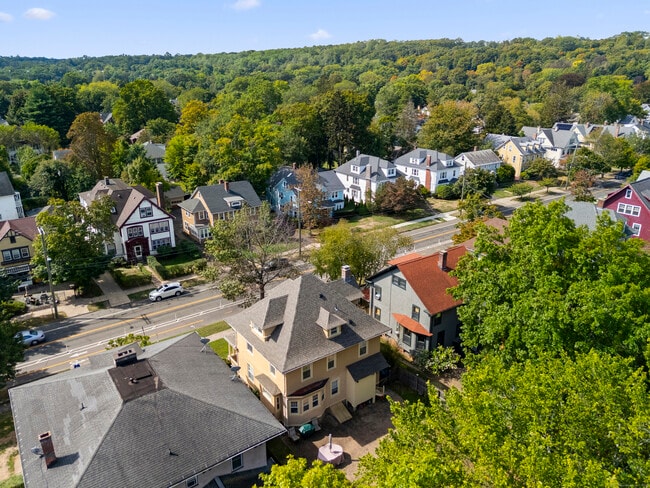 Building Photo - 809 Edgewood Ave