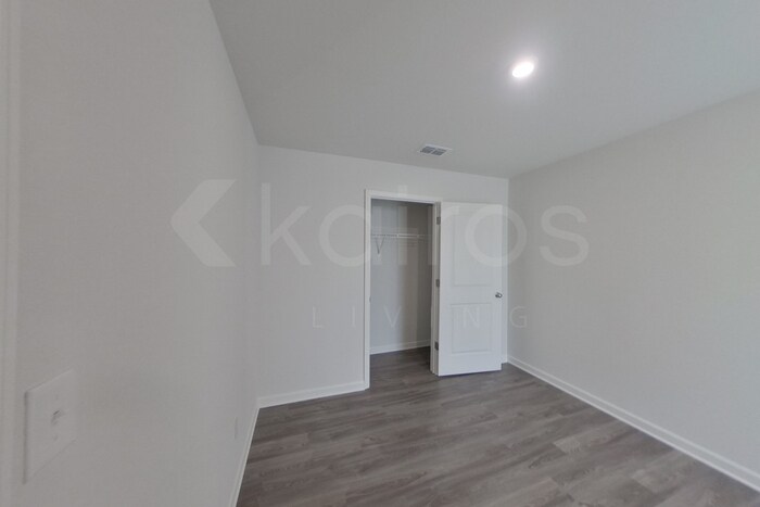 Building Photo - 524 Ivy Brook Way