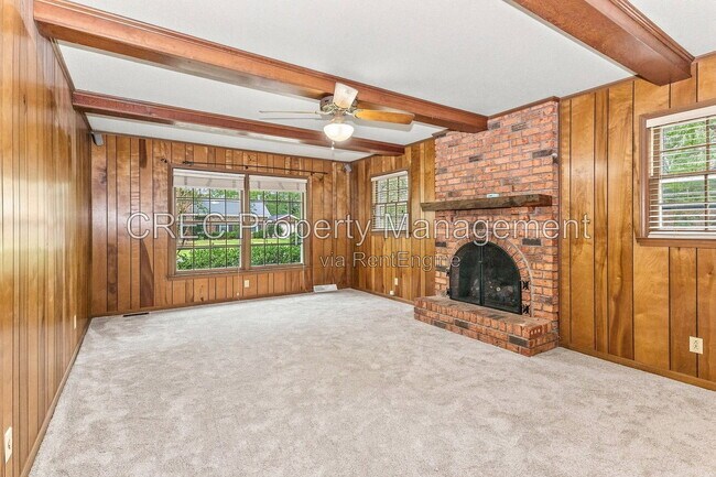 Building Photo - 321 Shaftesbury Ln