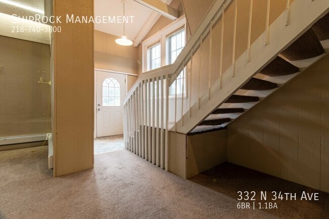 Building Photo - 332 N 34th Ave E