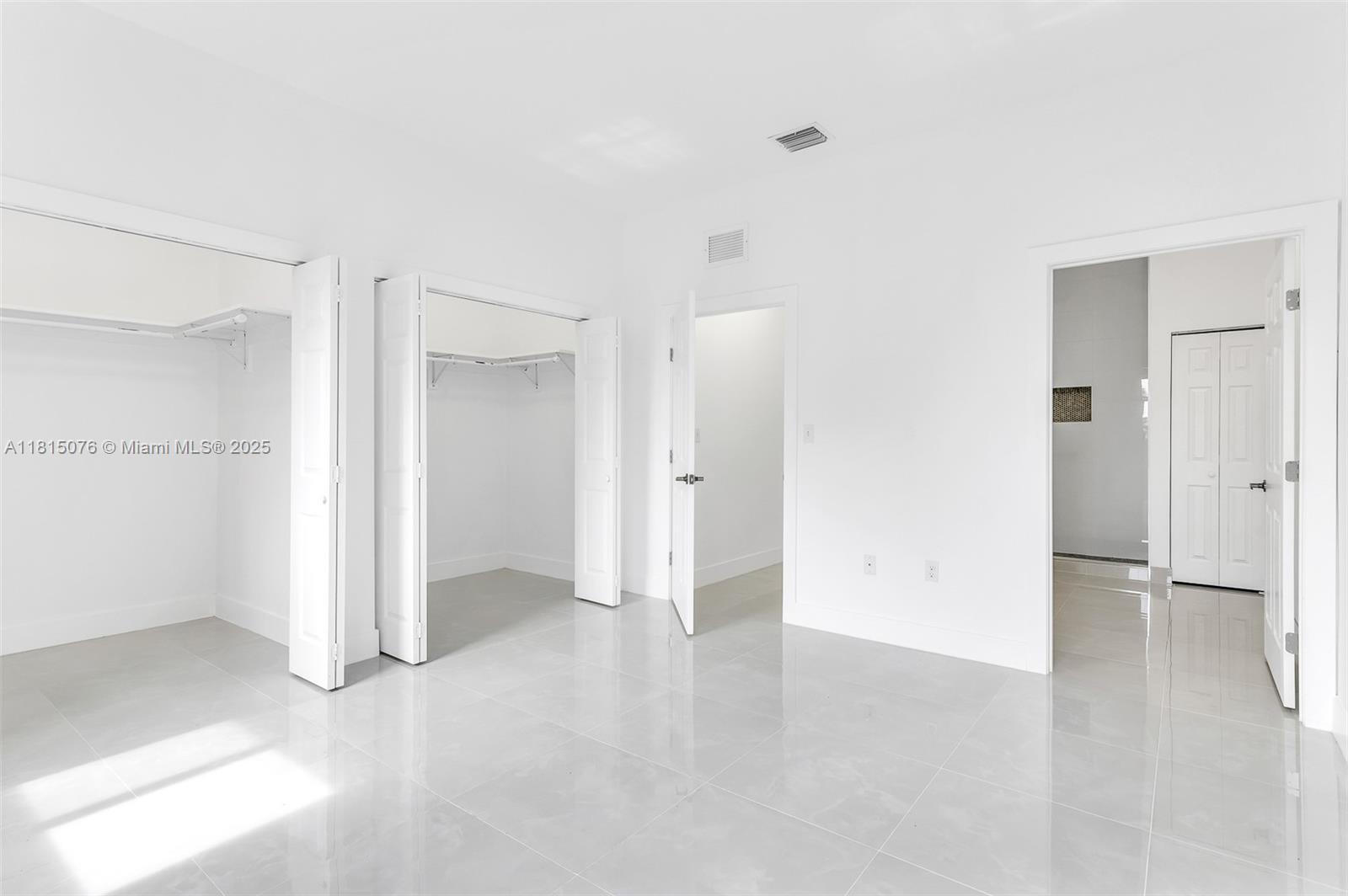 Building Photo - 785 SW 7th Ave