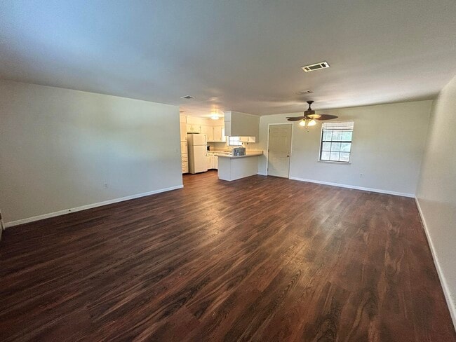 Building Photo - 3002 Stillwell Blvd