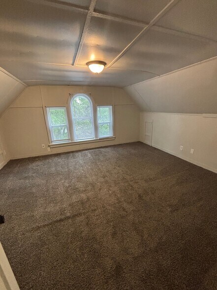 Building Photo - 2139 N 67th St