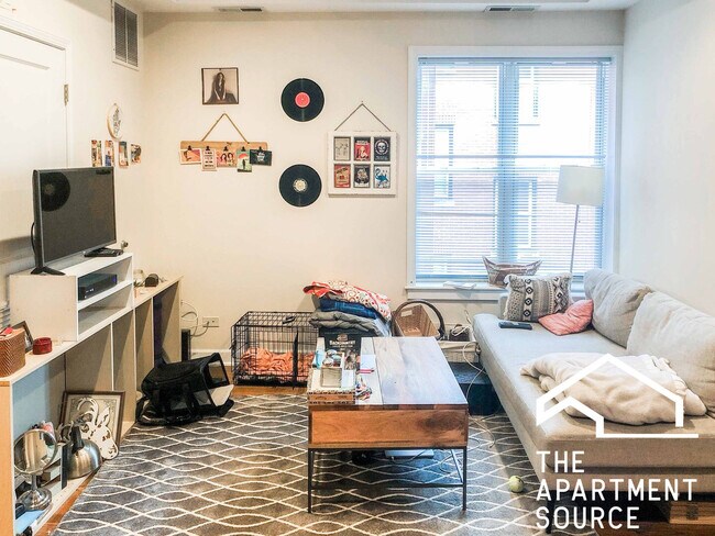 Building Photo - 849 W Cornelia Ave