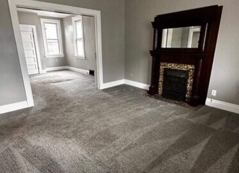 Building Photo - 1100 10th St