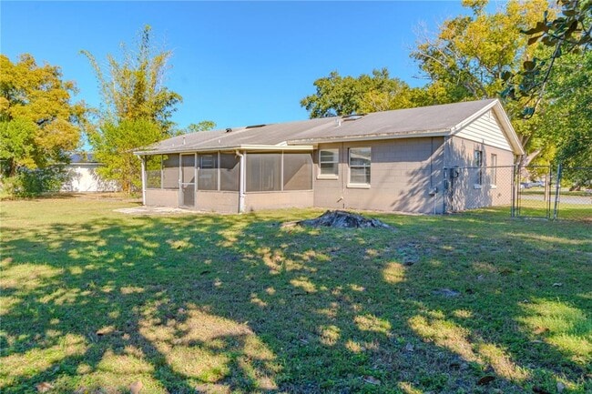 Building Photo - 150 Lady Susan Ct