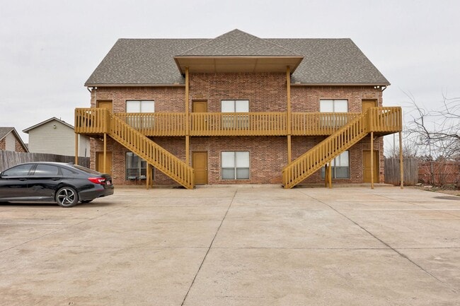 Building Photo - !!50 Percent off your 1st Months Rent!! Spacious 1BD/1BTH Apartment with a Private Balcony in the...