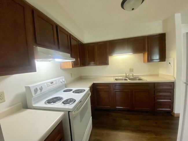 Interior Photo - Reid Terrace