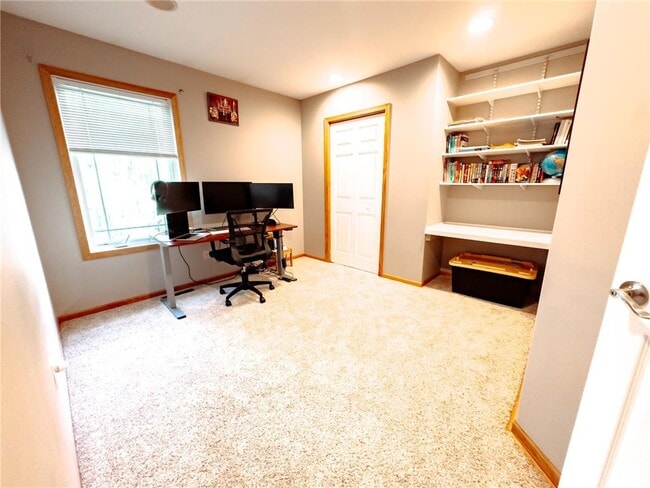 Building Photo - 5080 Yuma Ln N