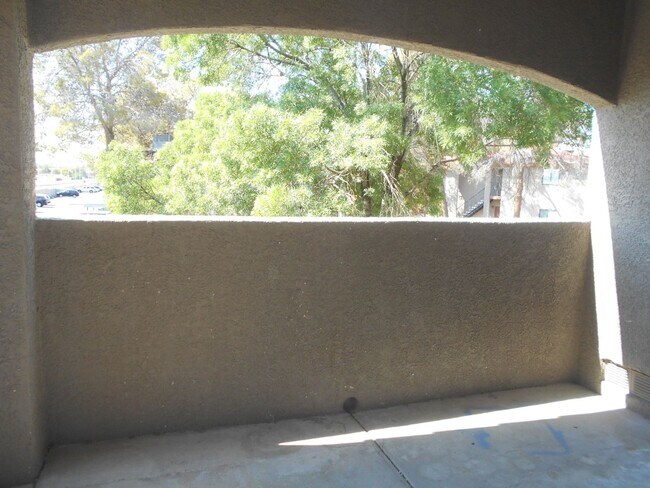 Building Photo - Spacious 2 Bedroom Condo Ready To Move-In!