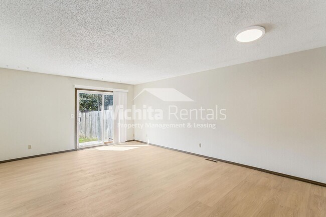 Building Photo - 2337 N Rutland Ct