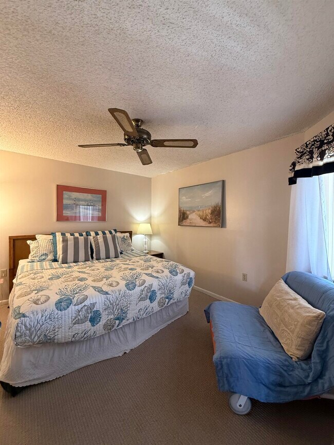 Building Photo - 4250 Jimmy Buffett Mem Hwy