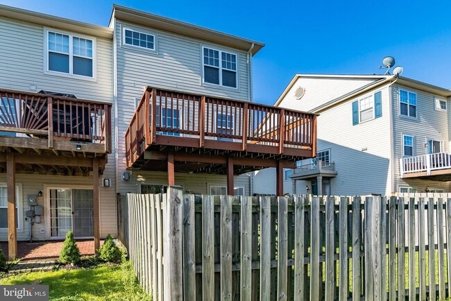 Building Photo - 9240 Cascade Falls Dr
