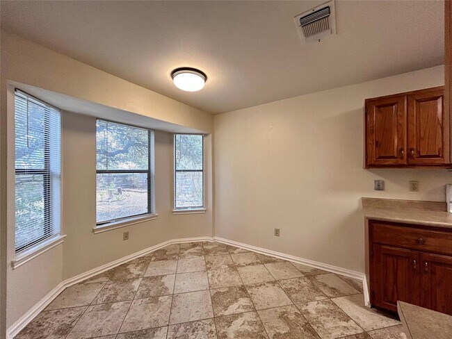 Building Photo - 57 Woodcreek Dr