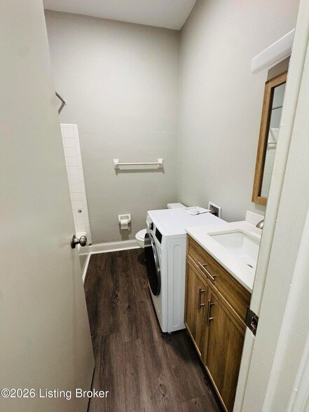 Building Photo - 153 Thierman Ln