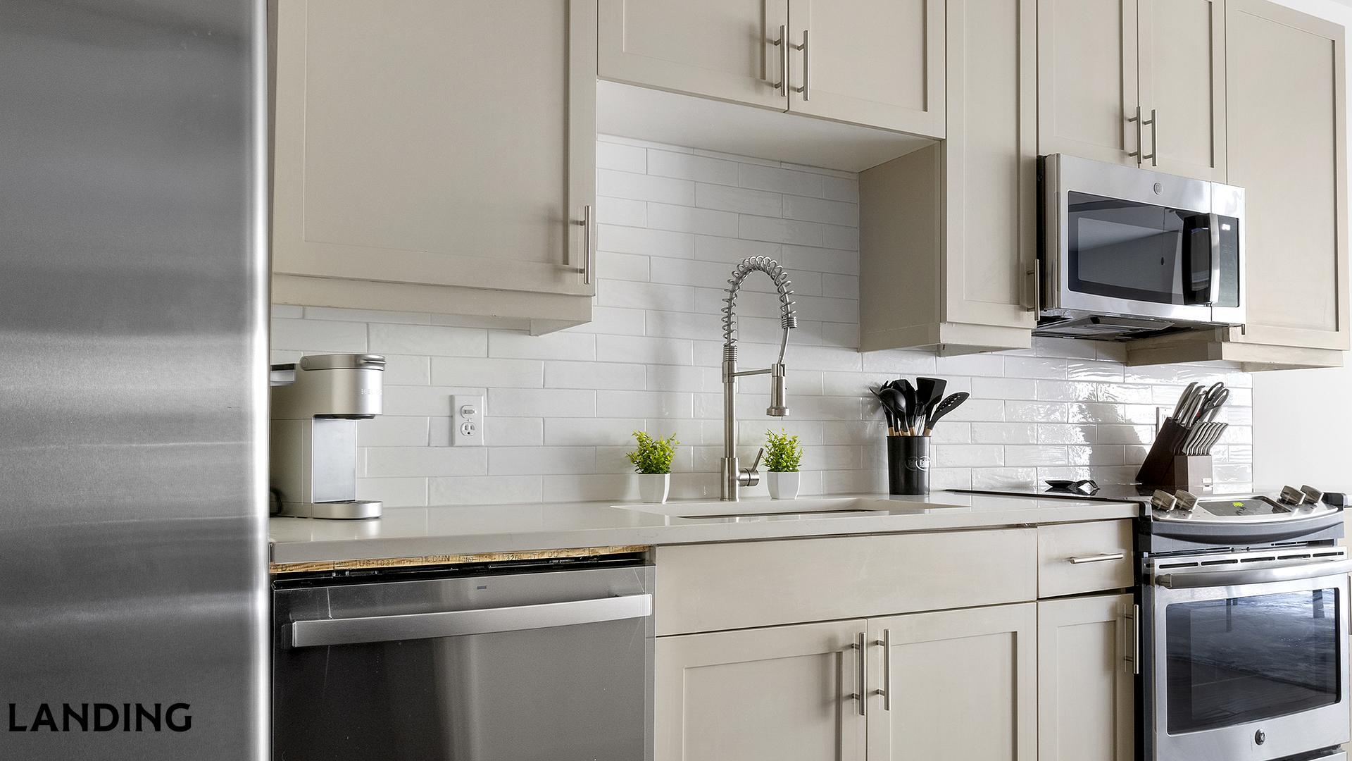 Building Photo - 2420 Peachtree Rd NW