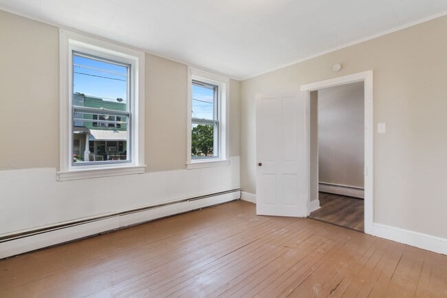 Building Photo - Coming Soon! Spacious 3 Bedroom home Locat...