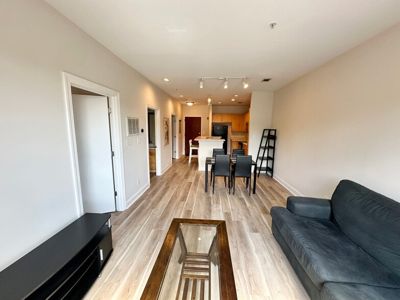 Living Room - 411 W Washington St