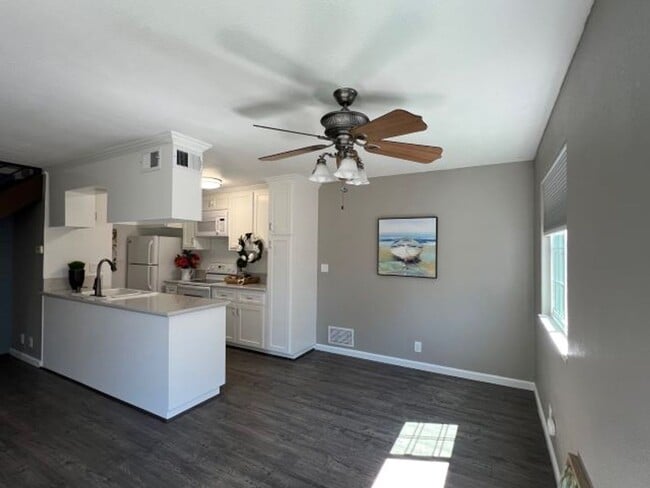 Building Photo - BLOSSOM VALLEY BEAUTY