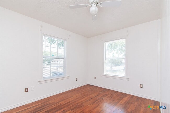 Building Photo - 202 Carpenter St