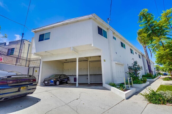 Building Photo - 715 N Marlborough Ave