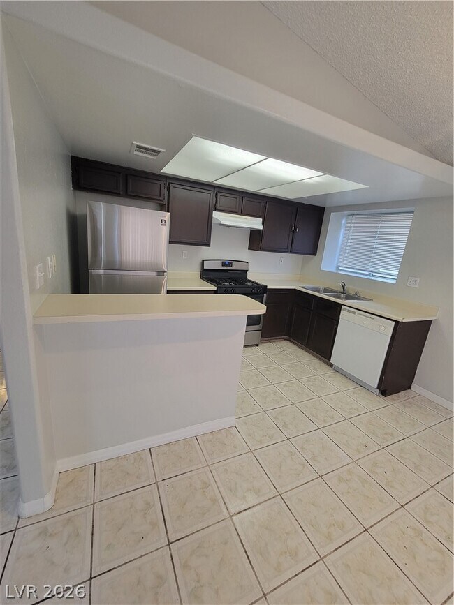 Building Photo - 1161 Pleasant Brook St