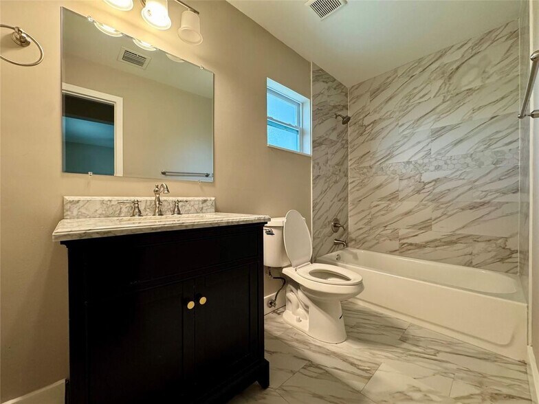 Building Photo - 1871 NW 31st Ave