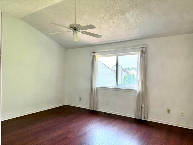 Building Photo - 2341 Timbercrest Ct